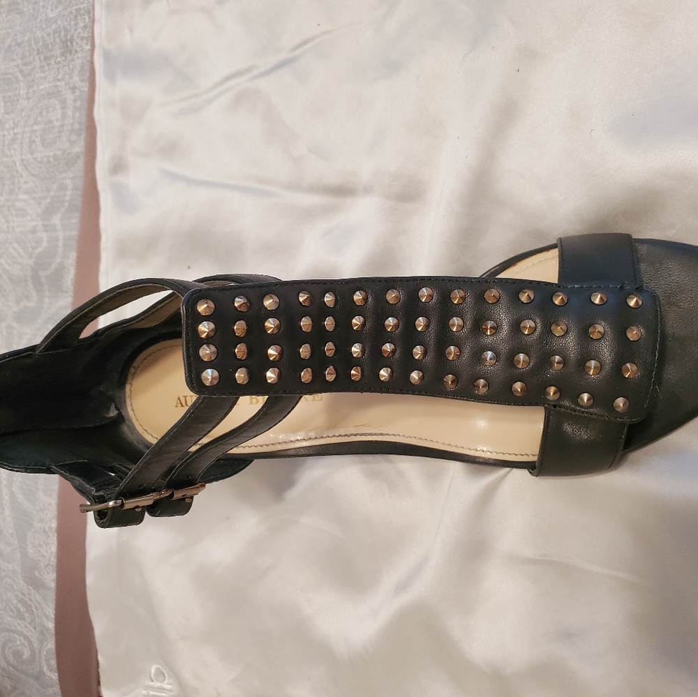 Shoes 🖤😍🔥 - Picture 3 of 6